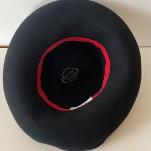 Michael Howard
Black Grosgrain Ribbon Rolled Rim Felted Wool Hat